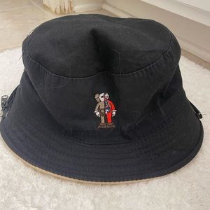 UNIQLO bucket hat